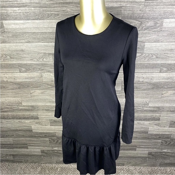 Banana Republic Size 0P Black drop waist classic ruffled hem mini cocktail dress - Picture 2 of 7